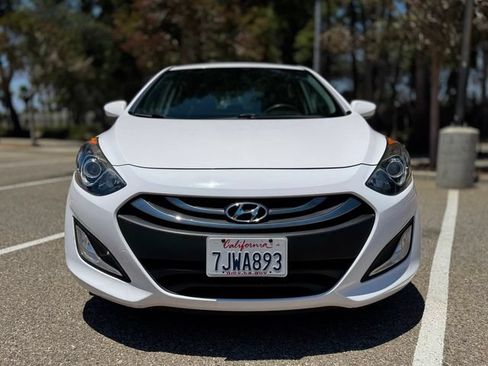 Used 2015 Hyundai Elantra GT FWD image 18