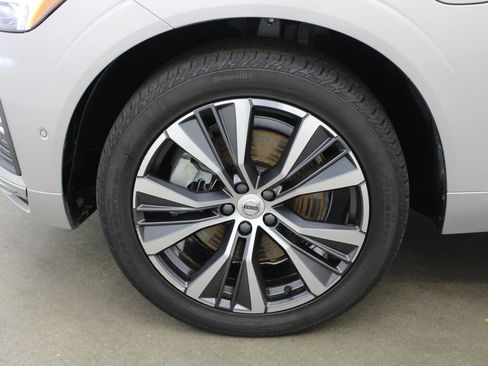 Used 2022 Volvo XC60 T8 Inscription Expression w/ Advanced Package AWD/4WD image 31