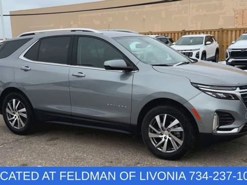 Used 2023 Chevrolet Equinox Premier image 2