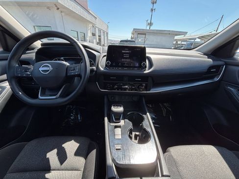 Used 2025 Nissan Rogue SV FWD image 35