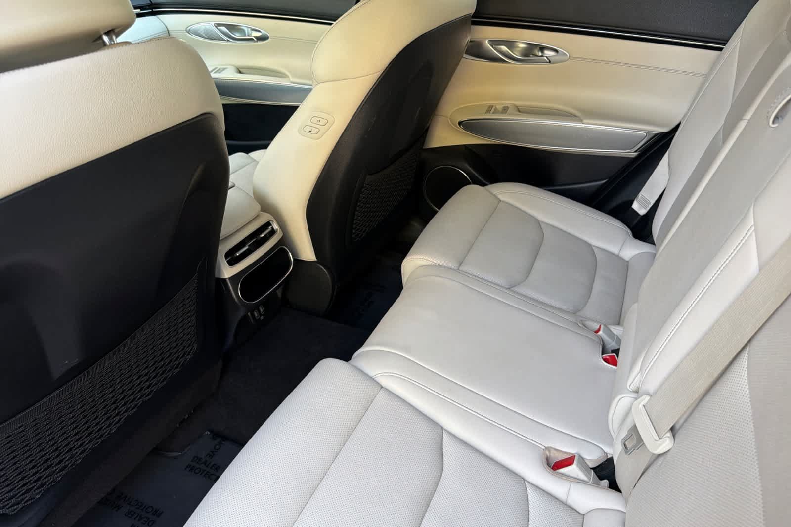 Used 2023 Genesis GV70 2.5T w/ Select Package AWD/4WD image 4