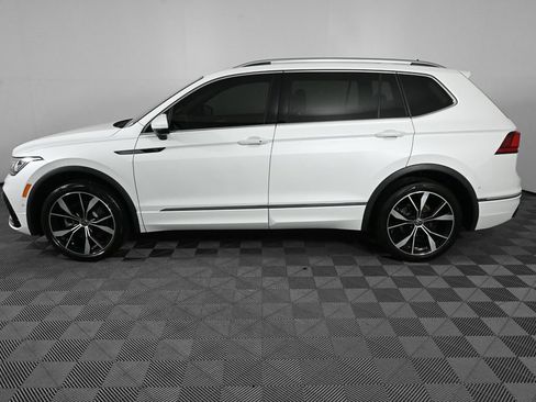 Used 2024 Volkswagen Tiguan SEL R-Line AWD/4WD image 3