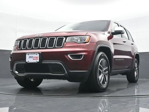 Used 2019 Jeep Grand Cherokee Limited image 16