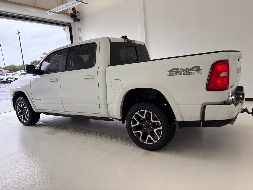 Used 2025 RAM 1500 Laramie AWD/4WD image 21