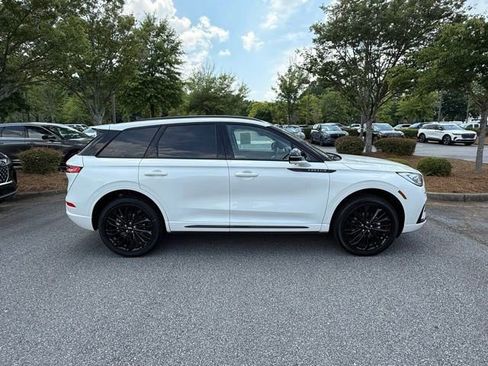 New 2025 Lincoln Corsair Reserve w/ Equipment Group 202A image 16