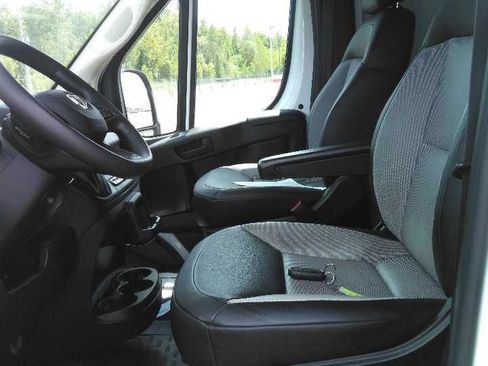 Used 2025 RAM ProMaster 2500 w/ Convenience Group FWD image 14