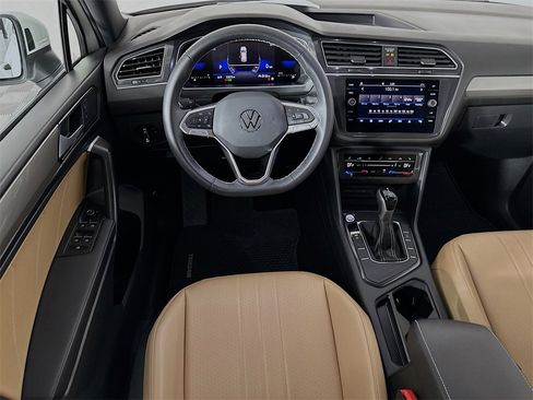 Used 2023 Volkswagen Tiguan SE image 22