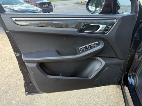 Used 2015 Porsche Macan S image 13