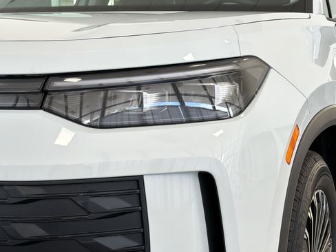 New 2026 Volkswagen Tiguan S FWD image 11