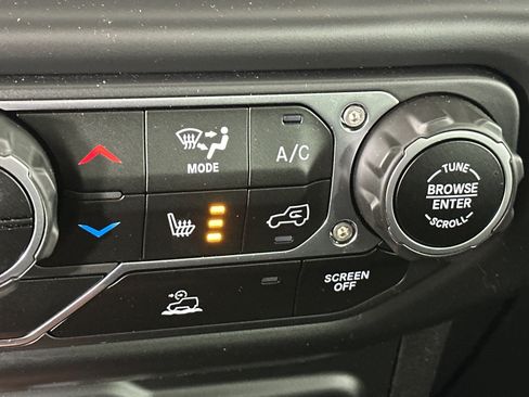 Used 2021 Jeep Wrangler Unlimited Sport image 23