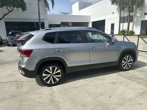 Used 2024 Volkswagen Taos SE FWD image 21