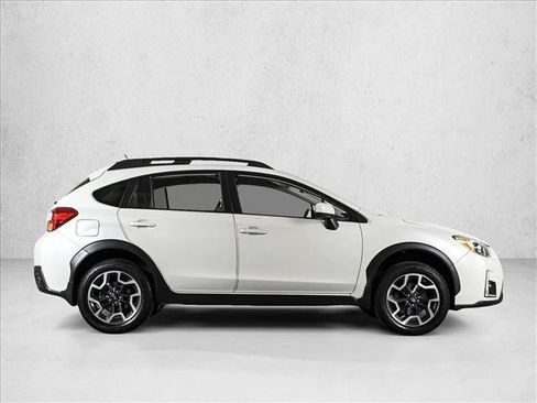 Used 2017 Subaru Crosstrek 2.0i Premium w/ Popular Package #1 AWD/4WD image 4