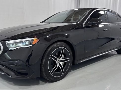 Used 2024 Mercedes-Benz E 350 4MATIC Sedan image 1
