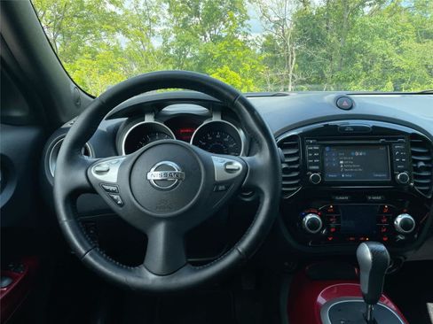 Used 2016 Nissan Juke SV w/ Technology Package AWD/4WD image 19