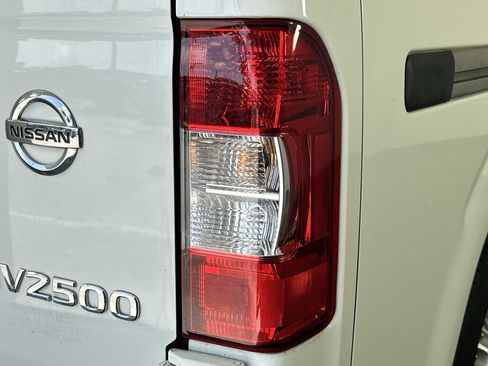 Used 2020 Nissan NV 2500 SV image 30