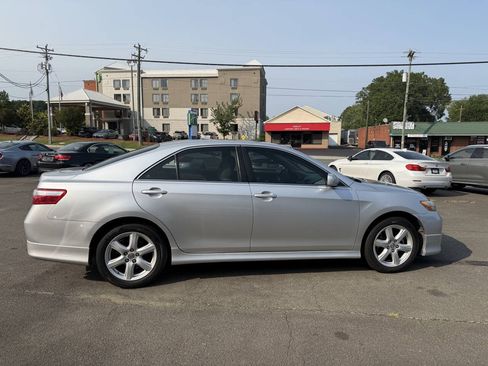 Used 2009 Toyota Camry SE FWD image 9