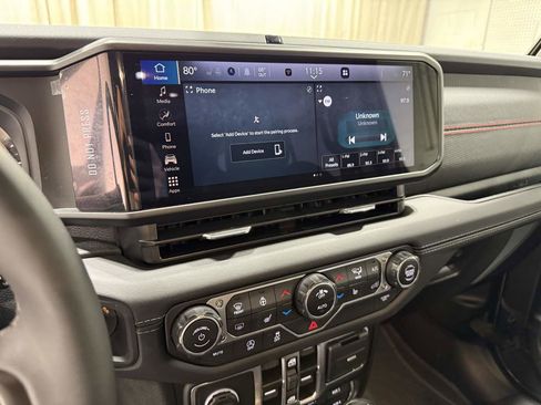 Used 2025 Jeep Wrangler Unlimited Rubicon w/ XTREMEE 35" Tire Package image 12