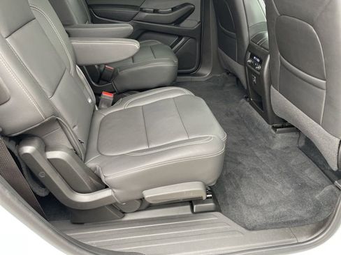 Used 2023 Chevrolet Traverse LT image 33