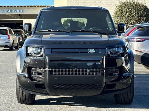 Used 2023 Land Rover Defender 130 X-Dynamic SE image 7