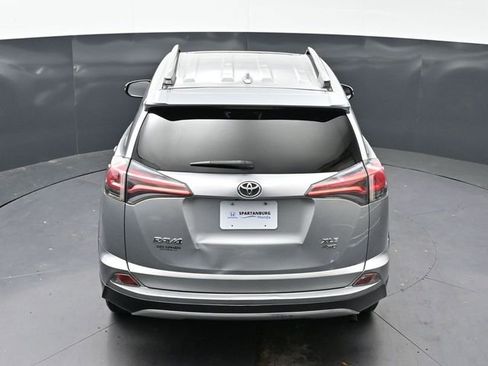 Used 2018 Toyota RAV4 XLE AWD/4WD image 30