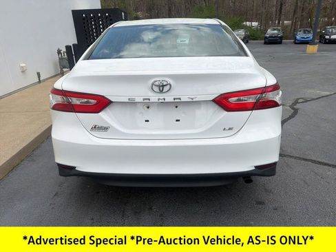 Used 2018 Toyota Camry LE image 10