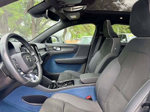 Certified 2023 Volvo C40 P8 Recharge Ultimate image 11