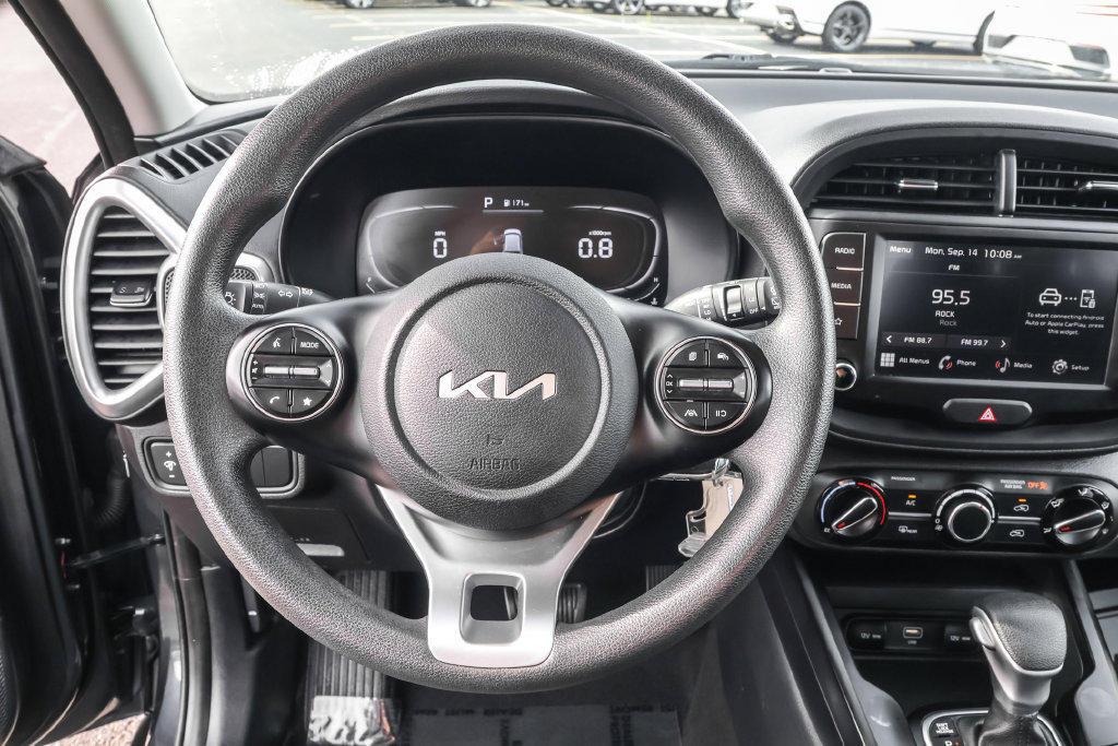 Used 2024 Kia Soul LX w/ Option Group 015 FWD image 18