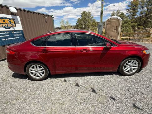 Used 2016 Ford Fusion SE image 4