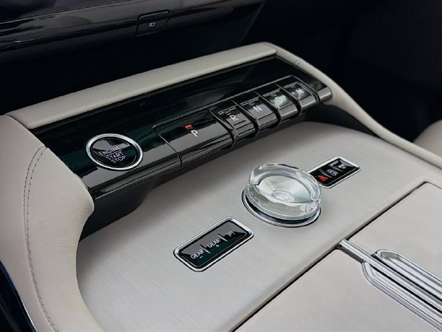 New 2026 Lincoln Navigator Reserve AWD/4WD image 17
