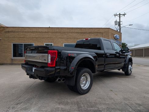 Used 2019 Ford F450 Platinum w/ Platinum Ultimate Package AWD/4WD image 6
