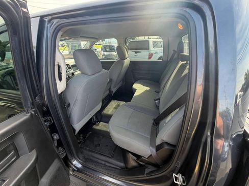 Used 2018 RAM 2500 Tradesman w/ Chrome Appearance Group AWD/4WD image 17
