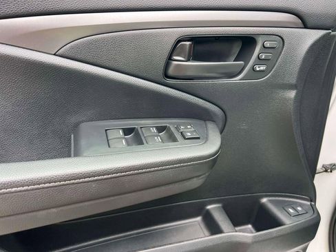 Used 2023 Honda Passport EX-L image 16