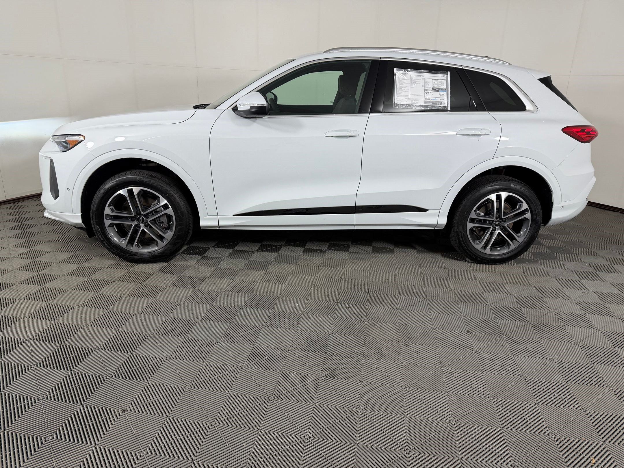 New 2026 Audi Q5 Premium AWD/4WD image 2