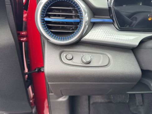 Used 2026 Chevrolet Trax LT w/ Driver Confidence Package image 19