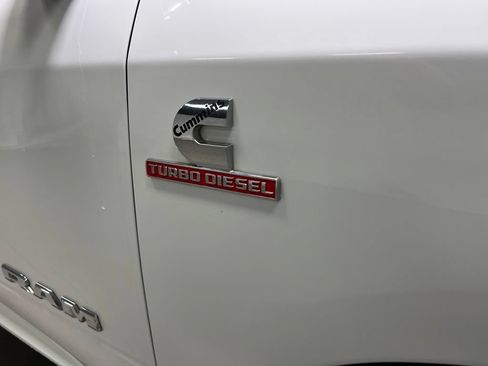 Used 2024 RAM 2500 Laramie AWD/4WD image 10
