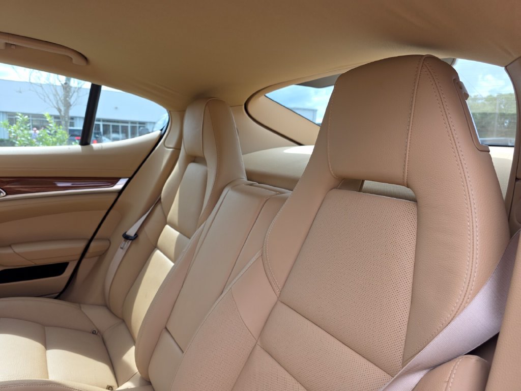 Used 2014 Porsche Panamera 4 AWD/4WD image 21