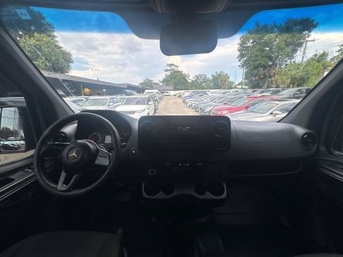 Used 2019 Mercedes-Benz Sprinter 144 image 11