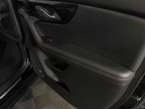 Used 2025 Chevrolet Blazer RS AWD/4WD image 34