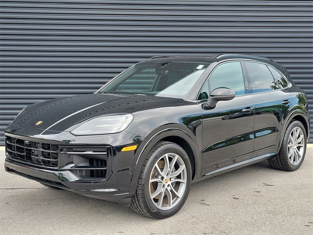 Certified 2025 Porsche Cayenne AWD/4WD image 1