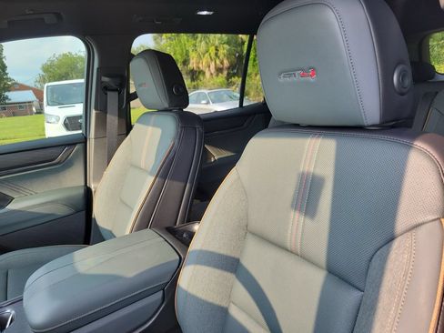 Used 2026 GMC Acadia AT4 w/ Luxury Package AWD/4WD image 27