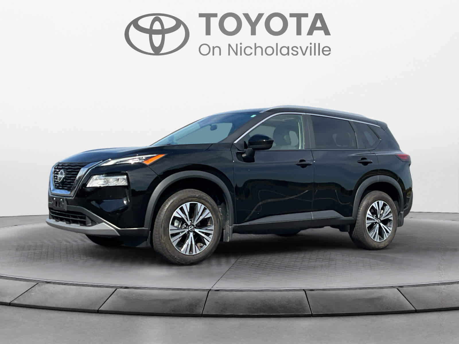 Used 2023 Nissan Rogue SV w/ SV Premium B Package FWD image 1