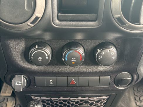 Used 2016 Jeep Wrangler Unlimited Sport AWD/4WD image 17