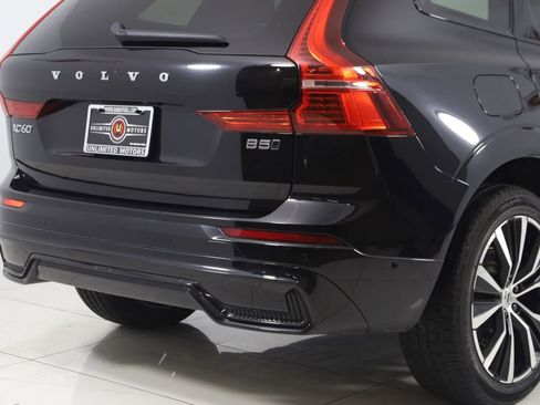 Used 2023 Volvo XC60 B5 Plus w/ Climate Package AWD/4WD image 32