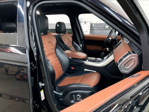 Used 2017 Land Rover Range Rover Sport HSE Dynamic image 10