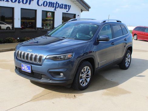 Used 2020 Jeep Cherokee Latitude Plus w/ Travel & Safety Group image 1