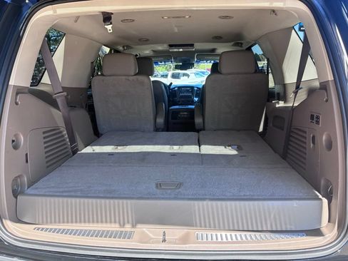 Used 2019 Chevrolet Tahoe Premier AWD/4WD image 3