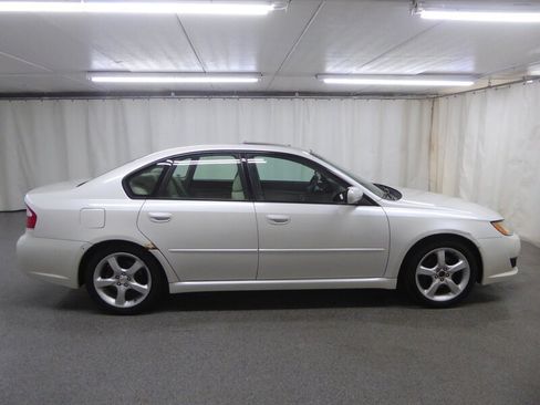 Used 2009 Subaru Legacy 2.5i Special Edition AWD/4WD image 8