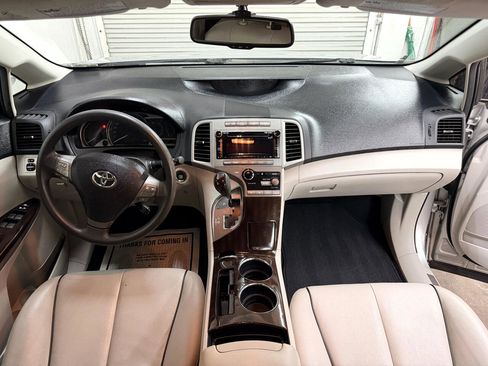 Used 2011 Toyota Venza image 30