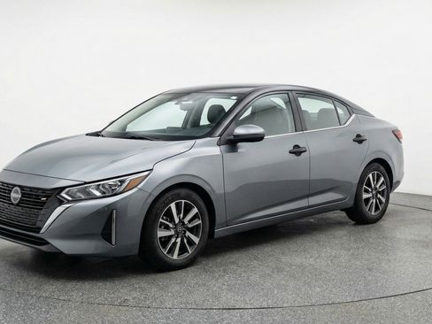 Used 2025 Nissan Sentra SV FWD image 3