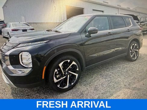 Used 2024 Mitsubishi Outlander SE AWD/4WD image 1